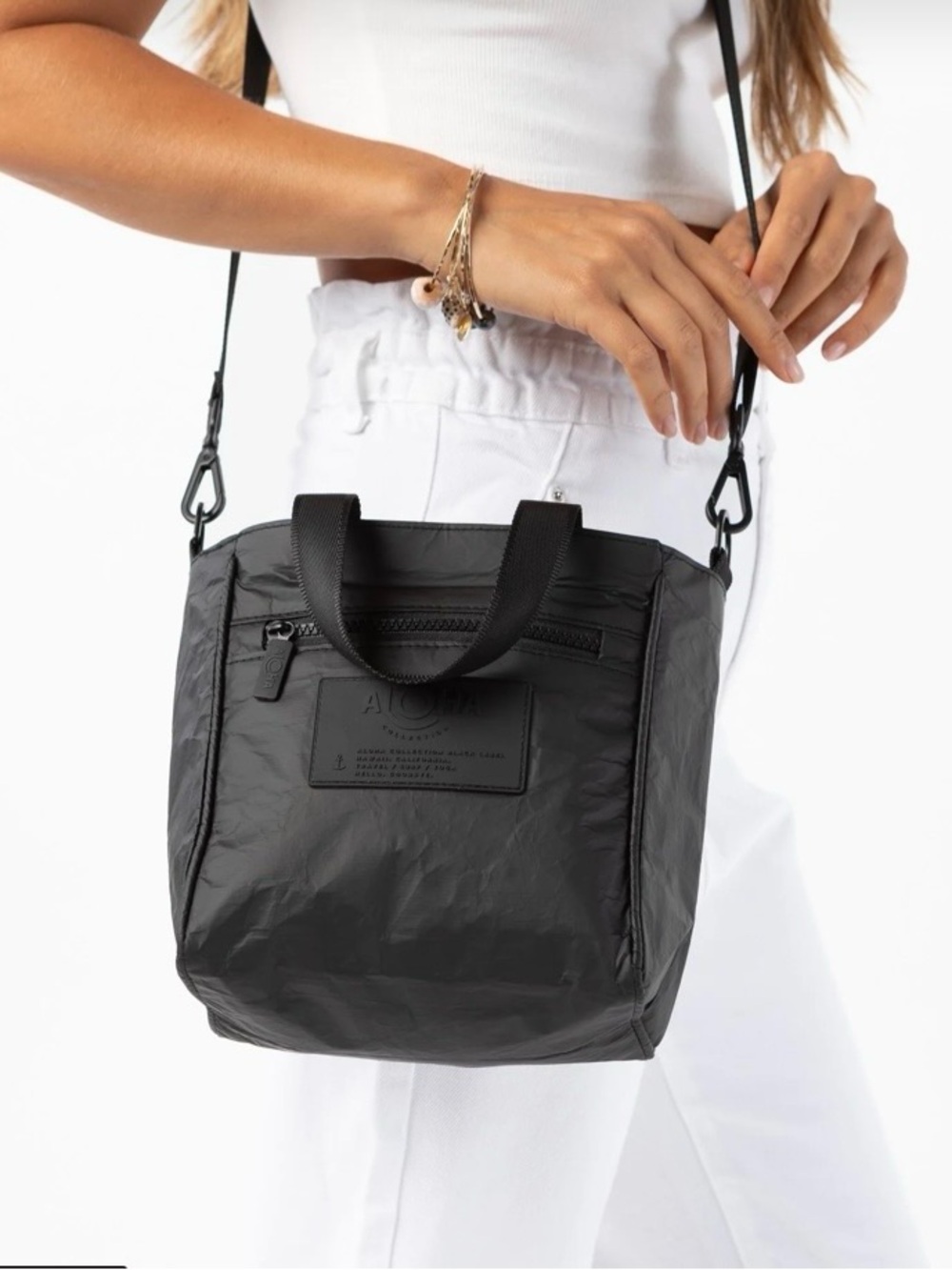 ALOHA Collection Monochrome Crossbody - Picture 2 of 8